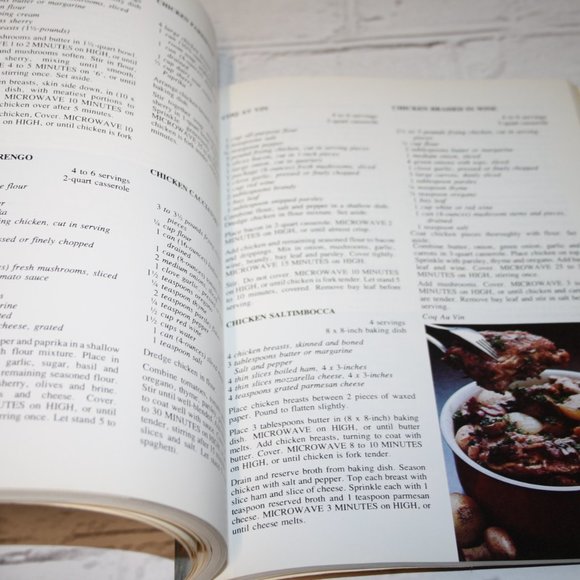 Vintage 1974 The New Magic of Microwave cookbook Magic Chef (Bf) - Picture 3 of 5